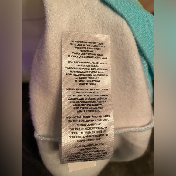 NWOT - FILA tie dye hoodie with glitter emblem - Picture 5 of 5